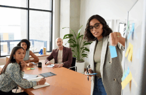 El 83 % de los peruanos ve la inteligencia artificial como una aliada del talento humano