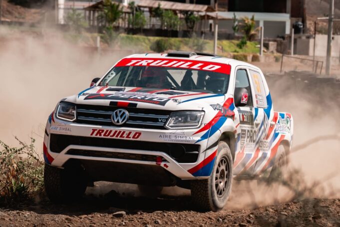 Roger Velásquez debuta con podio en la T1 en Rally Mobil Primavera de Trujillo