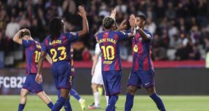 Barcelona le gano al Elche 3-1 y sigue de escolta del puntero Real Madrid a cinco puntos