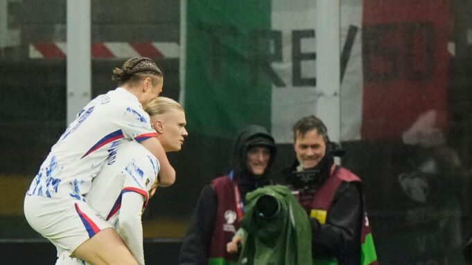 Noruega se clasificó al Mundial 2026 al golear a Italia 4-1 en Milán. Ganó sus 8 partidos