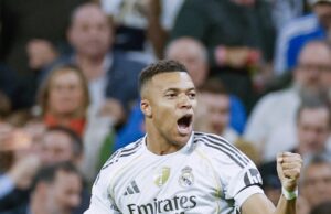 Real Madrid se afianzó en el liderazgo de la Liga de España al golear a Valencia 4-0