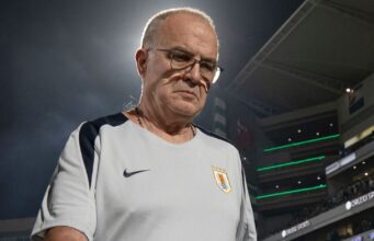 Marcelo Bielsa a punto de ser destituído de dirigir a la Seleccion de Uruguay