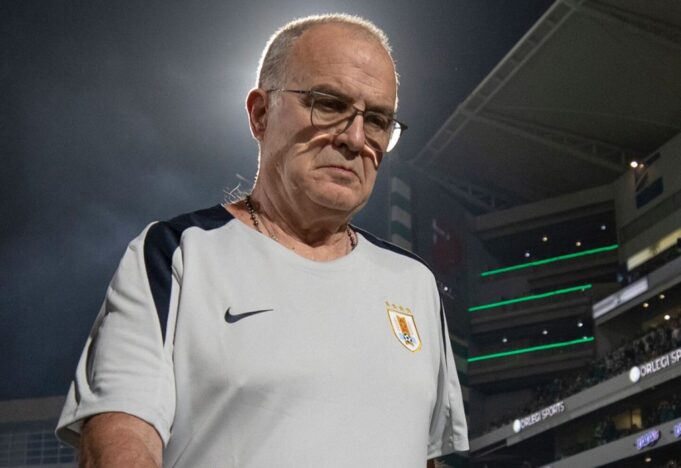 Marcelo Bielsa a punto de ser destituído de dirigir a la Seleccion de Uruguay