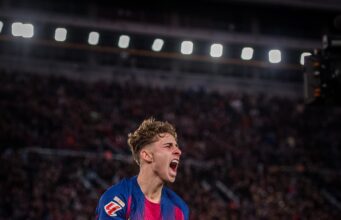 Barcelona goleó al Athletic Club 4-0 en la vuelta al Camp Nou e igualó al líder Real Madrid