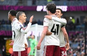 Arsenal derrotó a Burnley 2-0 y se mantiene líder de la Premier League