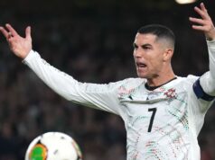 Portugal cayó ante Irlanda 2-0 y espera el domingo para clasificar. Cristiano Ronaldo fue expulsado