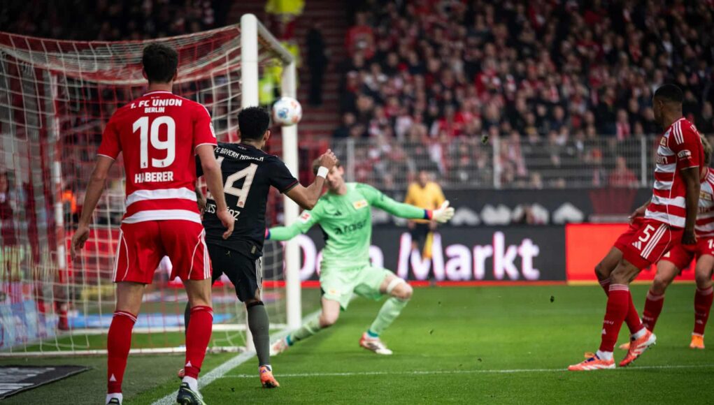 Bayern Múnich salvó el empate en final ante el Union Berlín que quedó 2-2 y sigue de líder