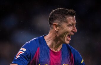 Barcelona goleó al Celta 4-2 y quedó a tres puntos del líder de la Liga Real Madrid