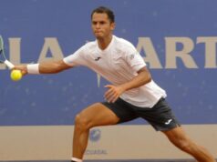 “Juanpi” Varillas venció a argentino Rodríguez 2-0 en el Bogotá 4 Challenger y pasó a octavos de final