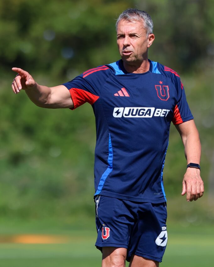 Argentino Gustavo Álvarez es la prioridad de la FPF para que sea el tecnico de la Selección