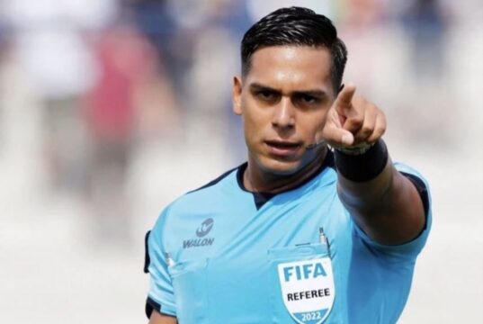 Árbitro peruano Bruno Pérez elegido para dirigir la final del Mundial Sub 17 entre Austria y Portugal en Qatar