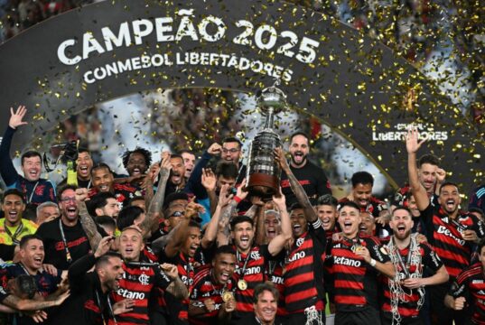 Flamengo campeón de la Copa Libertadores 2025 al vencer a Palmeiras 1-0 con gol de Danilo