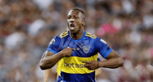 Luis Advíncula no cierra las puertas de jugar por Alianza Lima después del 2026