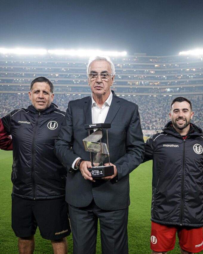 Jorge Fossati interesa al Necaxa y Pumas de la Liga MX, aunque tiene contrato vigente con la «U»