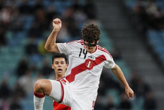 Fabio Gruber dejó buena impresión en su estreno por Perú ante Chile en Sochi