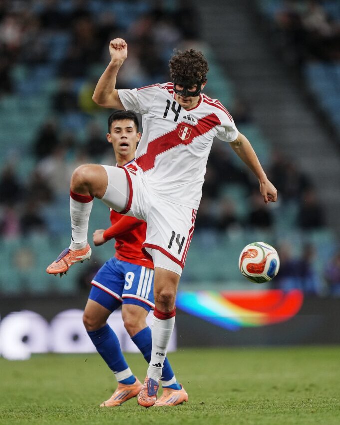 Fabio Gruber dejó buena impresión en su estreno por Perú ante Chile en Sochi