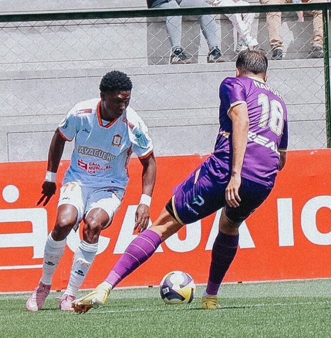 Partido que ganaba Ayacucho a Comerciantes Unidos 1-0 fue suspendido por arrojo de piedra a árbitro asistente