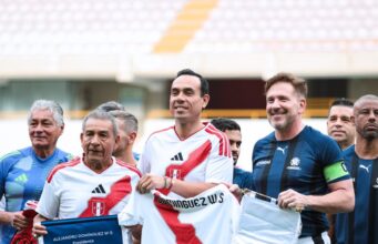 Juega su partido aparte: Presidente José Jerí participa en partido leyendas de Perú vs. Conmebol