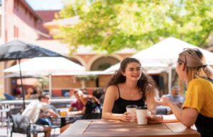 Ofrecen becas para cursos de inglés en prestigiosa universidad australiana