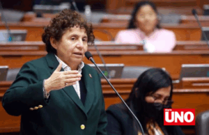 Congreso amonesta a Susel Paredes por permitir a personas trans usar baño de mujeres
