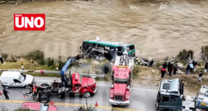 Accidente en Jauja: bus con 43 pasajeros cae al río Mantaro en la Carretera Central