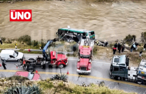 Accidente en Jauja: bus con 43 pasajeros cae al río Mantaro en la Carretera Central