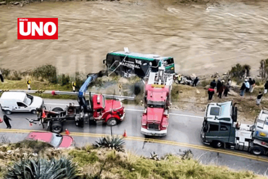 Accidente en Jauja: bus con 43 pasajeros cae al río Mantaro en la Carretera Central