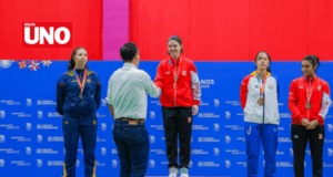 Perú suma ocho medallas en bádminton con destacada actuación de deportistas del IPD en Juegos Bolivarianos