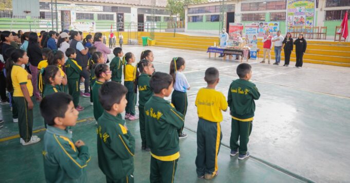 Midis supervisa modalidades del servicio de alimentación escolar en colegio de Manchay