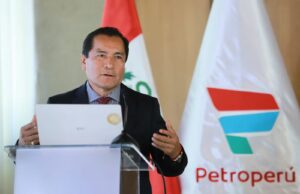 Entorno de Narváez sigue en Petro Perú