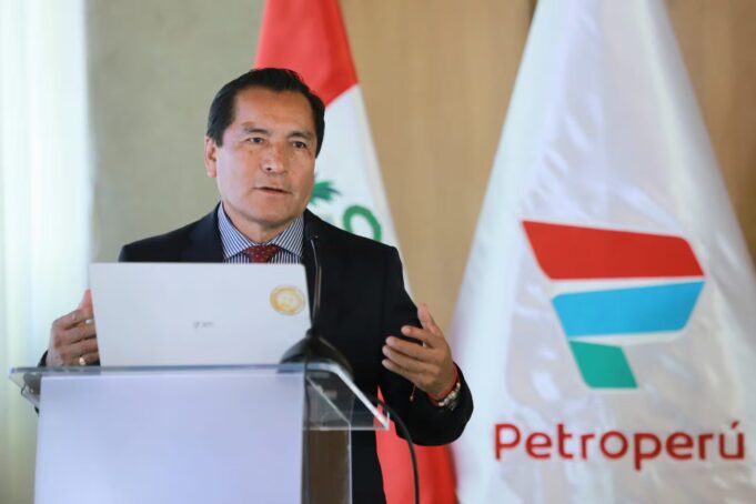Entorno de Narváez sigue en Petro Perú