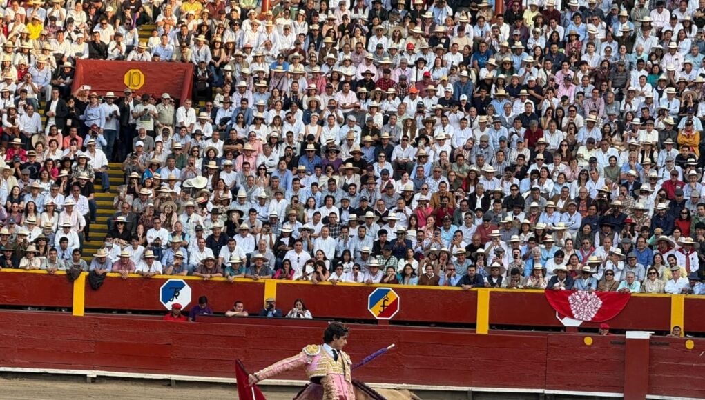 UN FIN DE SEMANA DE “NO HAY BILLETES” Y UN SEBASTIAN CASTELLA QUE VUELVE ABRIR LA PUERTA GRANDE EN ACHO PESE A SU LOTE Y UNA MALA ESTOCADA