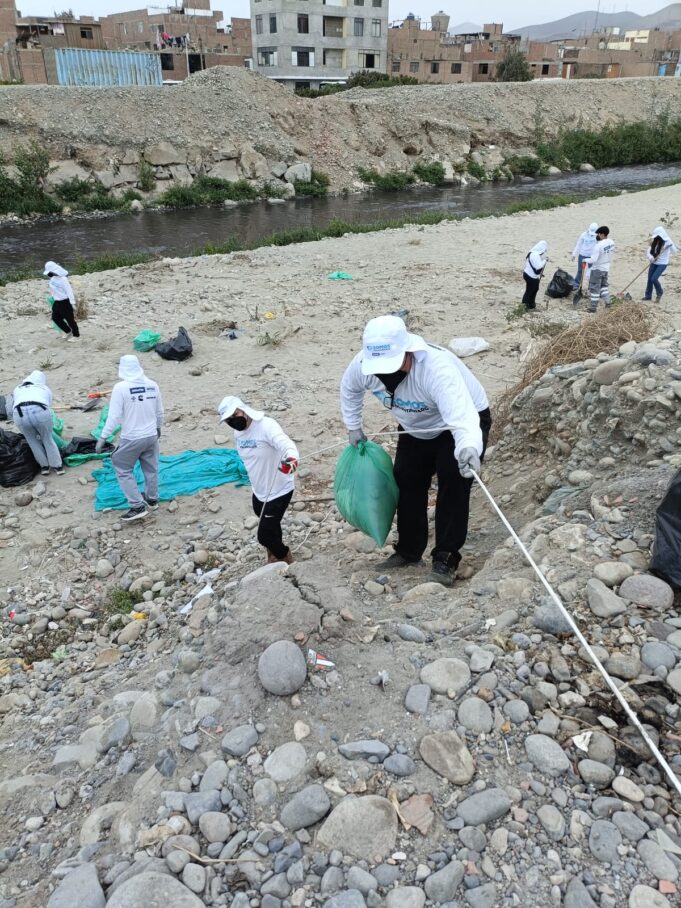 Retiran 39 toneladas de residuos del río Chillón