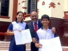 LA COMUNIDAD EDUCATIVA DE HUACHO DESPIDIÓ AL PROFESOR ROBERTO YON ROMERO