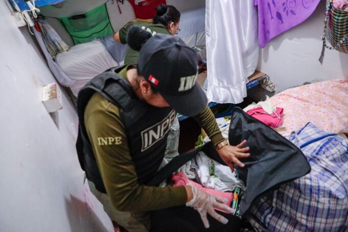 INPE INTENSIFICA LUCHA CONTRA EL CRIMEN: PRESIDENTE IVÁN PAREDES Y VICEMINISTRA SHADIA VALDEZ LIDERARÓN MEGA OPERATIVO EN PENAL DE MUJERES CHORRILLOS