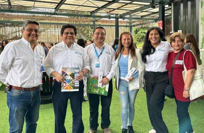 E-SwissMar y UNMSM brillan en la Feria ExpoAgua Educativa Sunass 2025 con un mensaje de cuidado, emociones y conexión