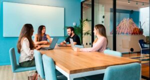 Diversidad, equidad y flexibilidad: cómo los espacios inclusivos impulsan el talento en Perú