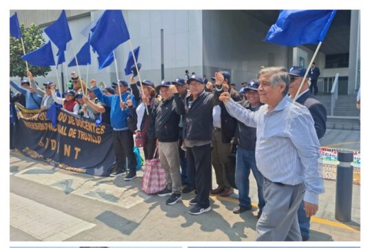 Docentes en pie de lucha