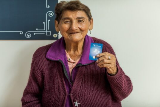 Midis: cerca del 88 % de usuarios de Pensión 65 cobra su subvención con tarjeta de débito en La Libertad