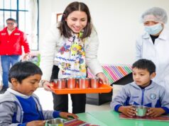 Ministra Lesly Shica prioriza la seguridad alimentaria con la atención de más de 67 mil colegios en el país