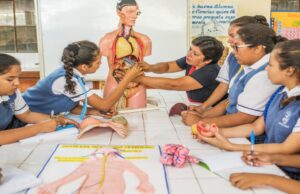 Más de 426 000 maestros reciben este mes el segundo tramo del aumento salarial