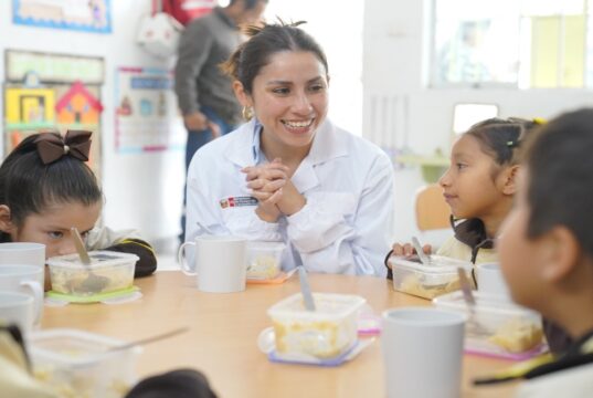 Cusco: Ministra Lesly Shica dispuso inicio de operativo relámpago en colegios del país para asegurar desayunos de calidad