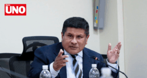 Ministro defiende a jefe del INPE pese a denuncia por coimas: «No vamos a cambiar a un funcionario»