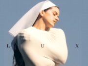 La cantante, compositora y productora Rosalía, ganadora del premio Grammy®, lanza su nuevo álbum Lux