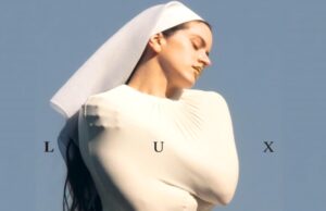 La cantante, compositora y productora Rosalía, ganadora del premio Grammy®, lanza su nuevo álbum Lux