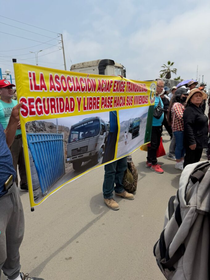 Ejército Peruano impidió el ingreso de 300 pobladores a sus casas en Punta Negra
