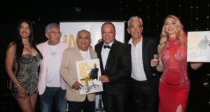 Julio Zevallos celebra 45 años de vida artística y lanza libro