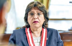 Espinoza hace pataleta: Fiscal Suprema destituida presiona por vía judicial para recuperar el cargo pese a cuestionamientso sobre su gestión