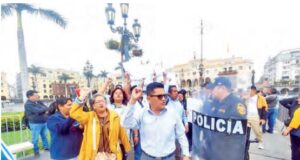 «Quieren asfixiar a EsSalud»: Gremios acusan a Fonafe de bloquear el presupuesto 2026