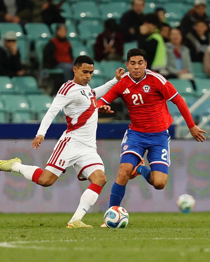 Selección Peruana perdió ante Chile por 2-1 en último amistoso en Sochi-Rusia. Alex Valera anotó de penal